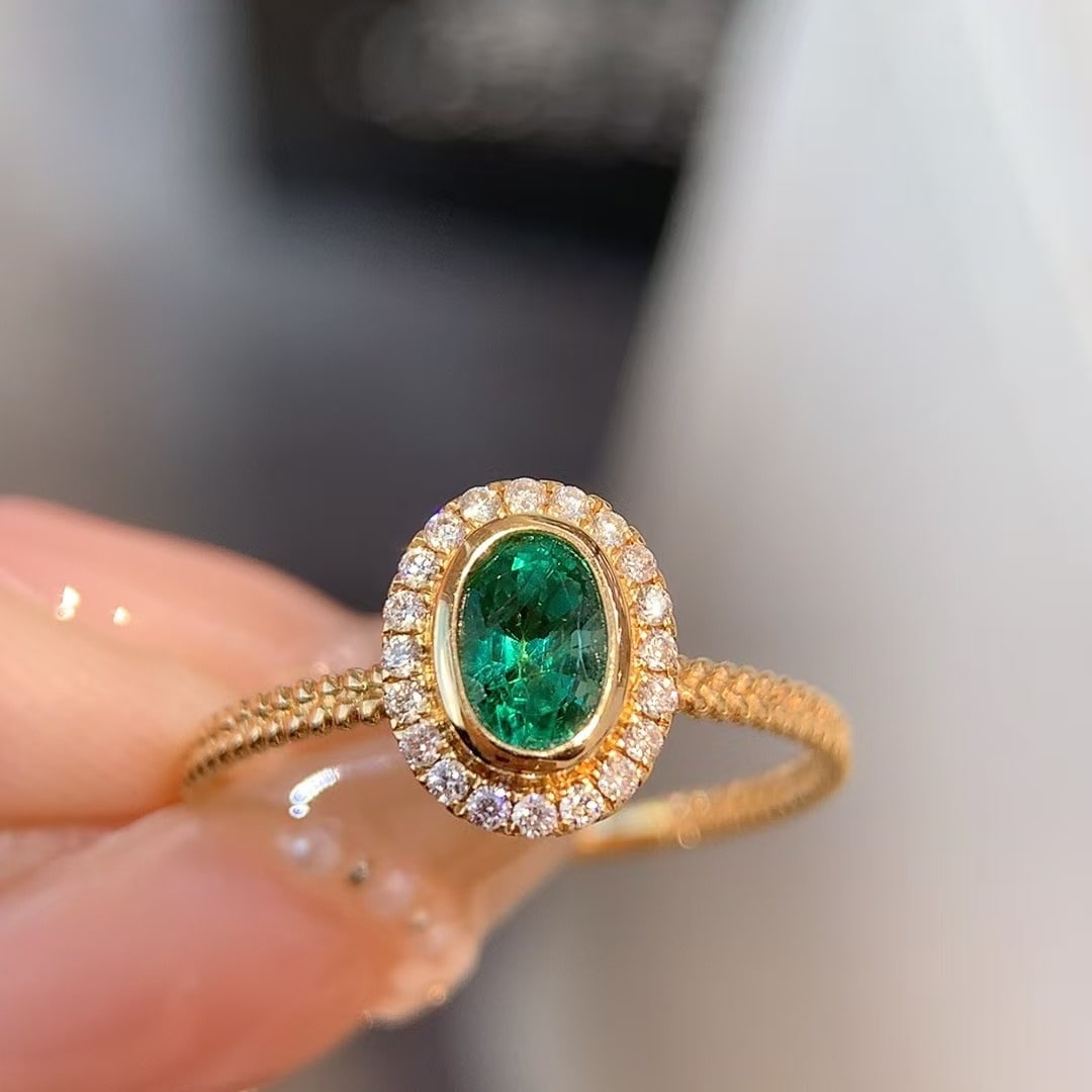 14k Gold 0.71 Ctw Vivid Green Natural Emerald & Diamond Ring - 2