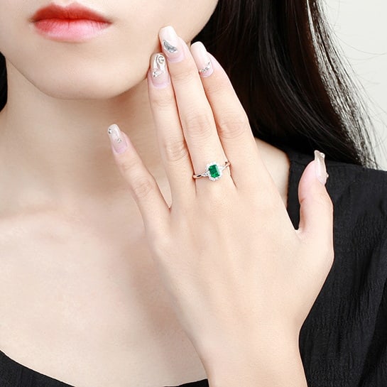 14k Gold 0.98 Ctw Natural Emerald & Diamond Ring - 4