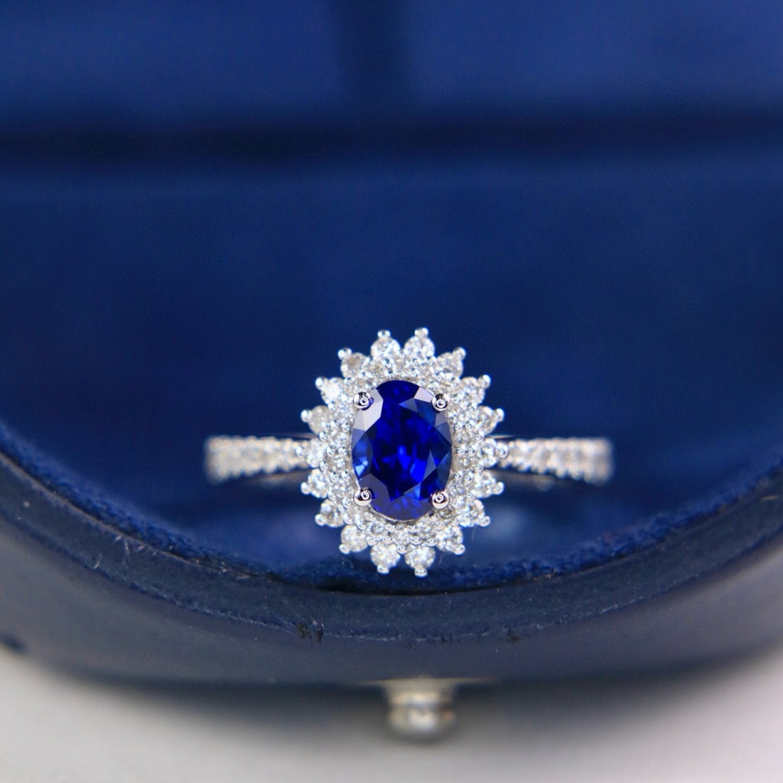 14k Gold 1.47 Ctw Natural Sapphire & Diamond Ring: Ref:230978202 // gold content:14k gold // ring size:7. 25us // // main gemstone:sapphire // shape:oval // carat weight:1. 05ct // color:royal blue // treatment:natural // // adjacent gemstone 2 :
