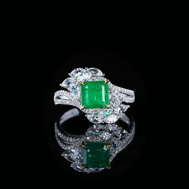 14k Gold 1.57 Ctw Vivid Green Natural Emerald & Diamond Ring: Ref:230978221 // gold content:14k gold // ring size:7. 25us // // main gemstone:emerald // shape:octagonal // carat weight:1. 32ct // color:vivid green // treatment:natural // // adjacent gemstone 2 :