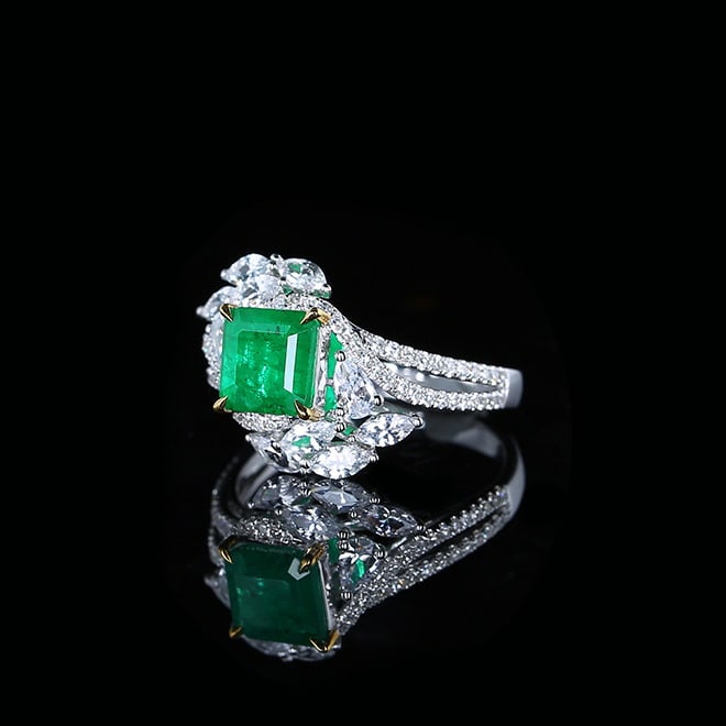 14k Gold 1.57 Ctw Vivid Green Natural Emerald & Diamond Ring - 2
