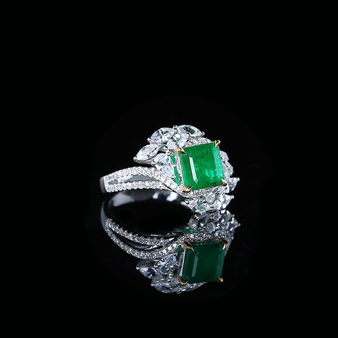 14k Gold 1.57 Ctw Vivid Green Natural Emerald & Diamond Ring - 3