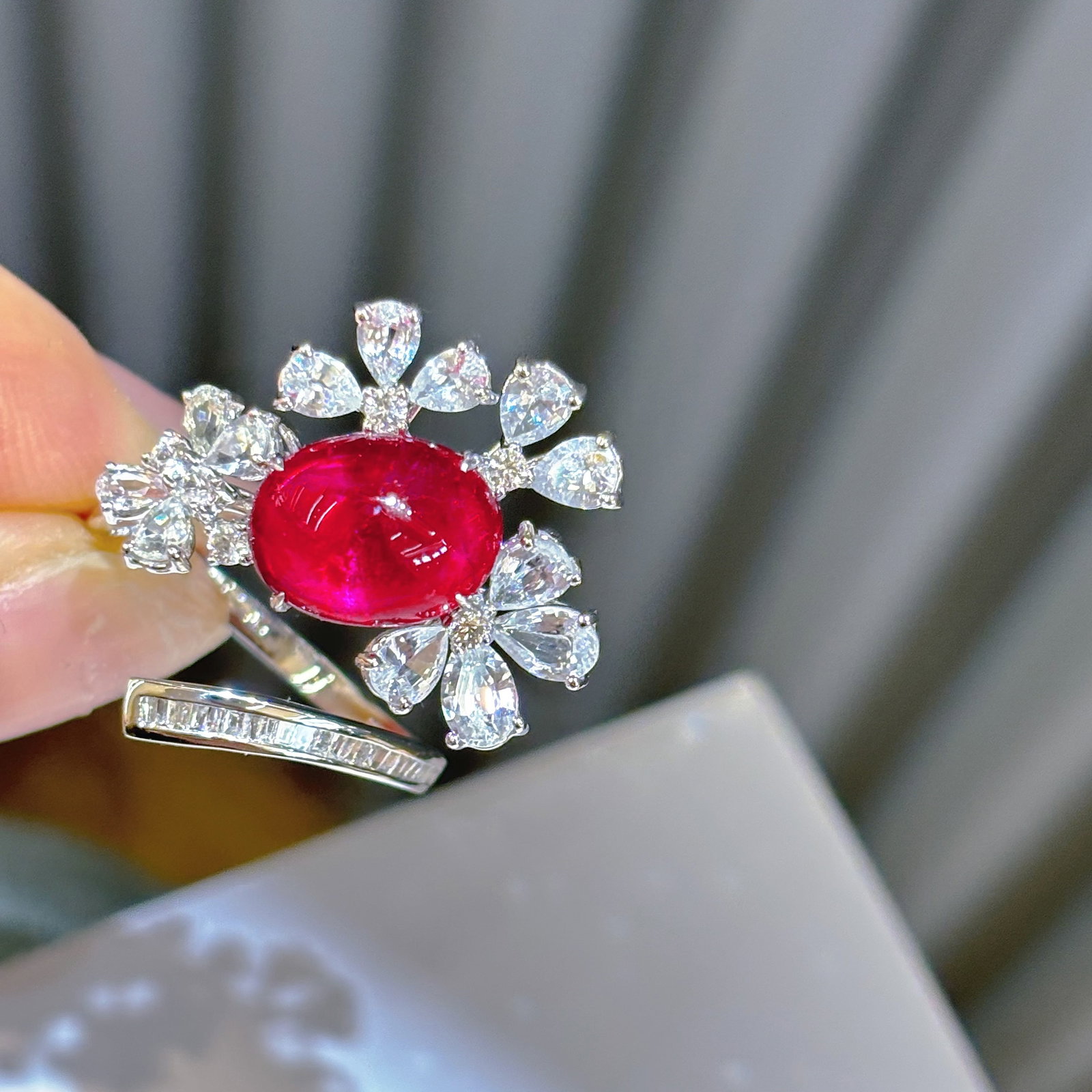 14k Gold 3.5 Ct Natural Tourmaline & Diamond & Sapphire Ring - 4