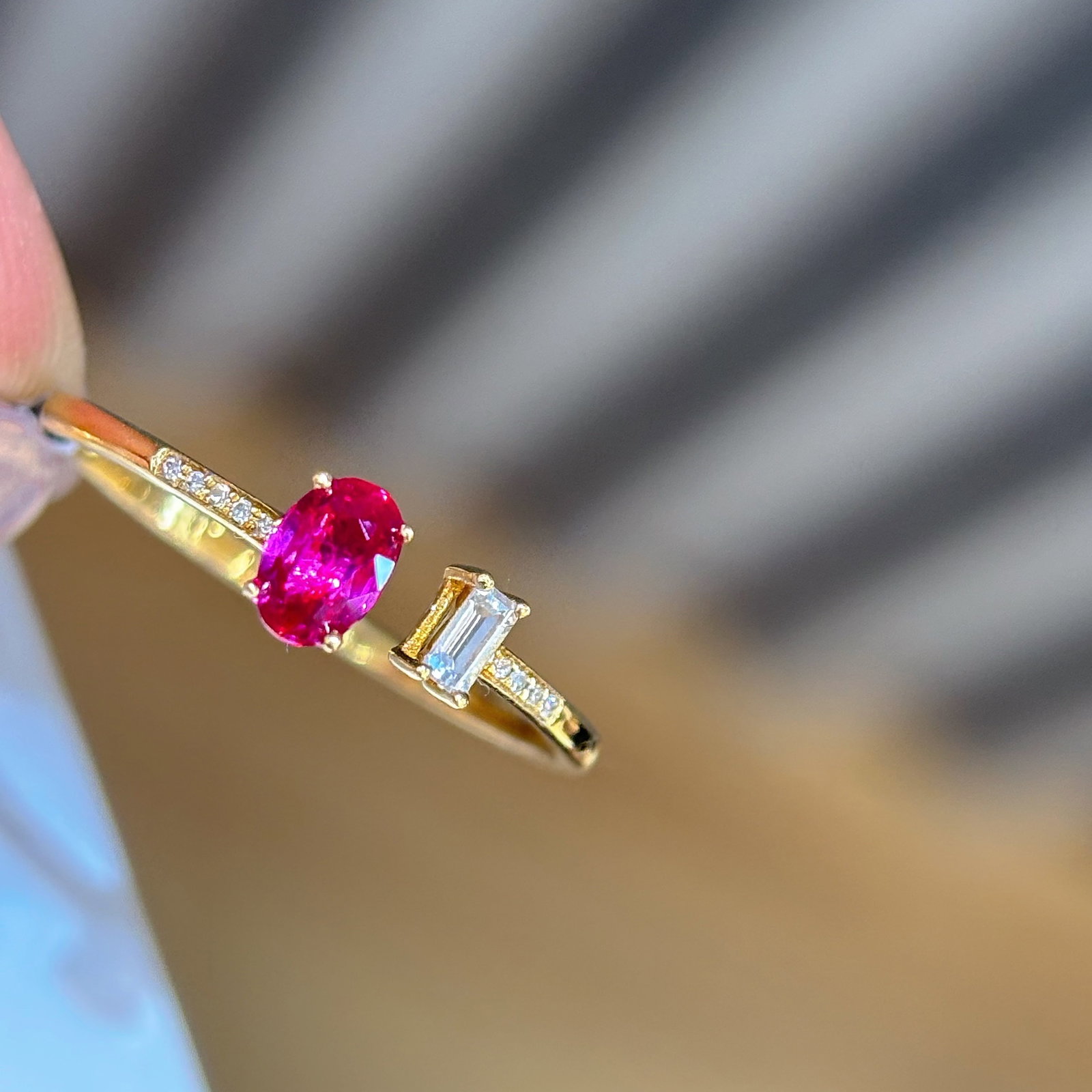 14k Gold 0.35 Ct Natural Ruby & Diamond Ring: Ref:230978234 // gold content:14k gold // ring size:7. 25us // // main gemstone:ruby // shape:oval // carat weight:0. 35ct // color:red // treatment:natural // // adjacent gemstone 2 : diamond //