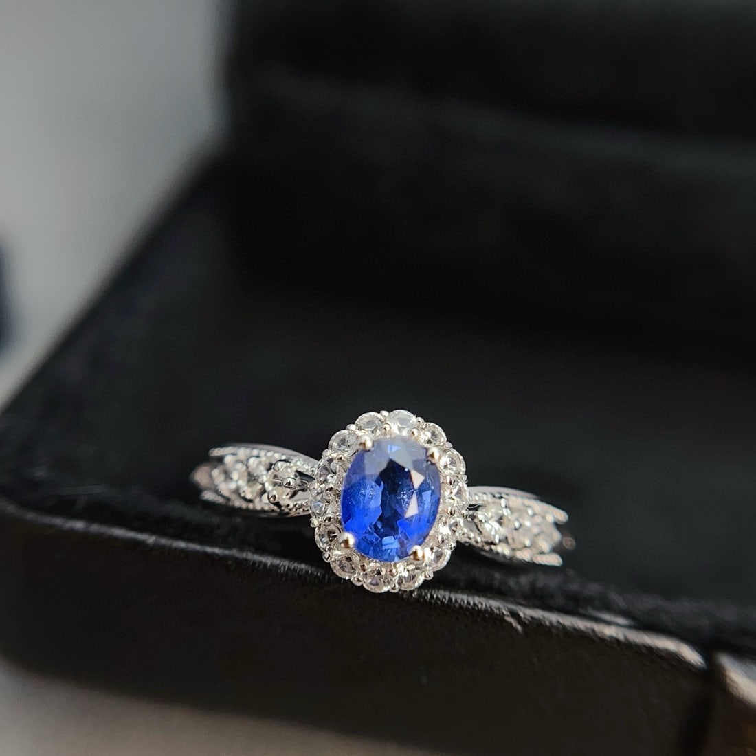 14k Gold 0.55 Ct Natural Sapphire & Sapphire Ring - 5