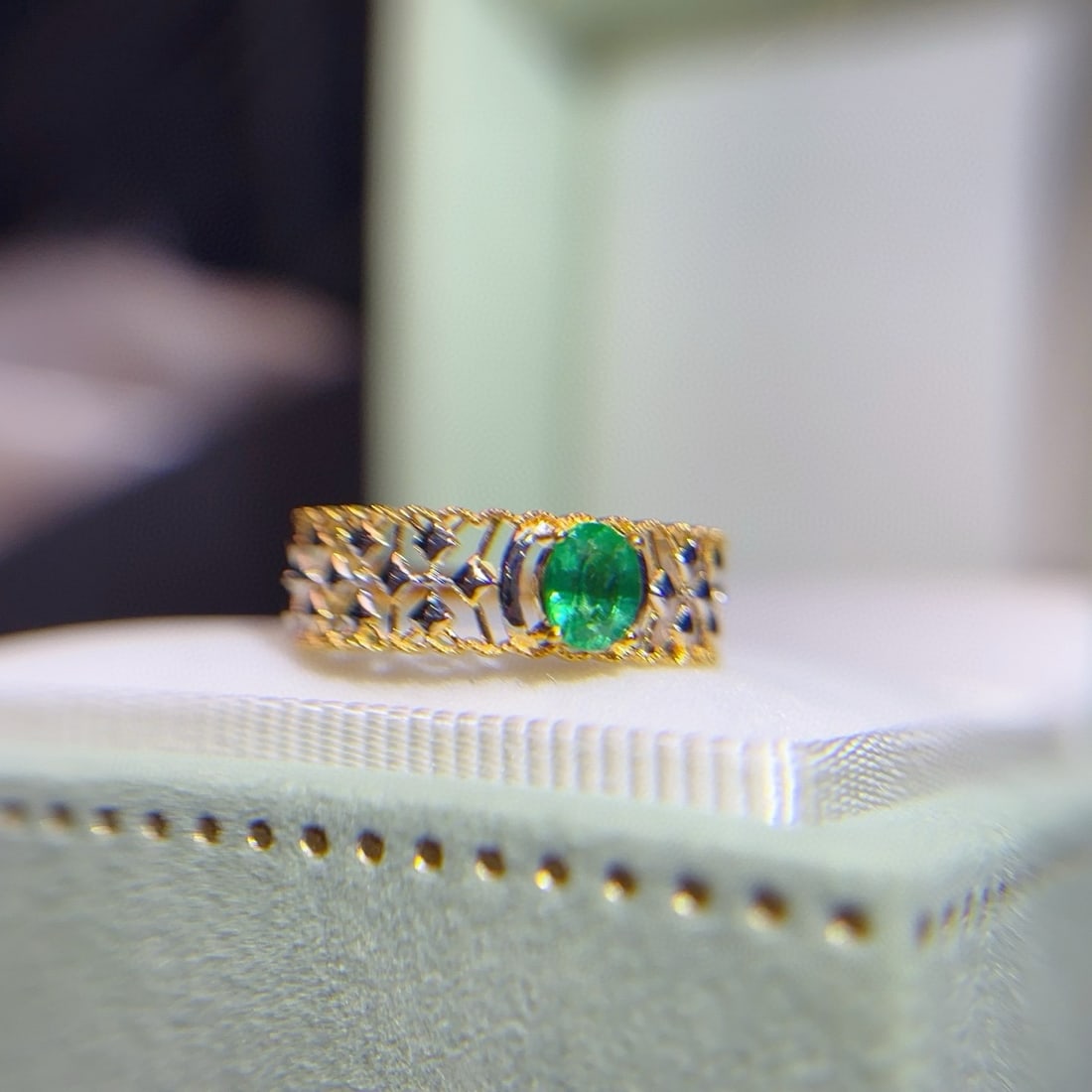 14k Gold 0.5 Ct Natural Emerald Ring - 2