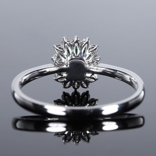 14k Gold 0.73 Ctw Vivid Green Natural Emerald & Diamond Ring - 3