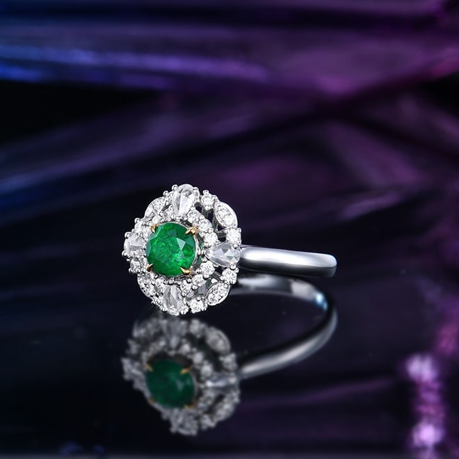 14k Gold 1.00 Ctw Vivid Green Natural Emerald & Diamond Ring - 2