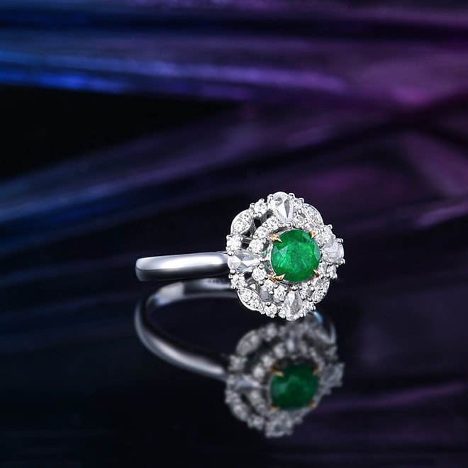 14k Gold 1.00 Ctw Vivid Green Natural Emerald & Diamond Ring - 3