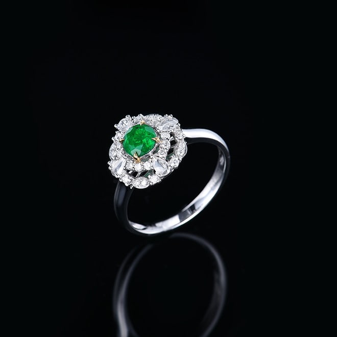 14k Gold 1.00 Ctw Vivid Green Natural Emerald & Diamond Ring - 5
