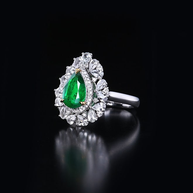 14k Gold 1.56 Ctw Vivid Green Natural Emerald & Diamond Ring - 3