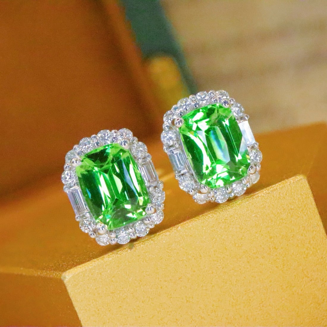 14k Gold 1.85 Ctw Natural Tsavorite & Diamond Earrings - 2