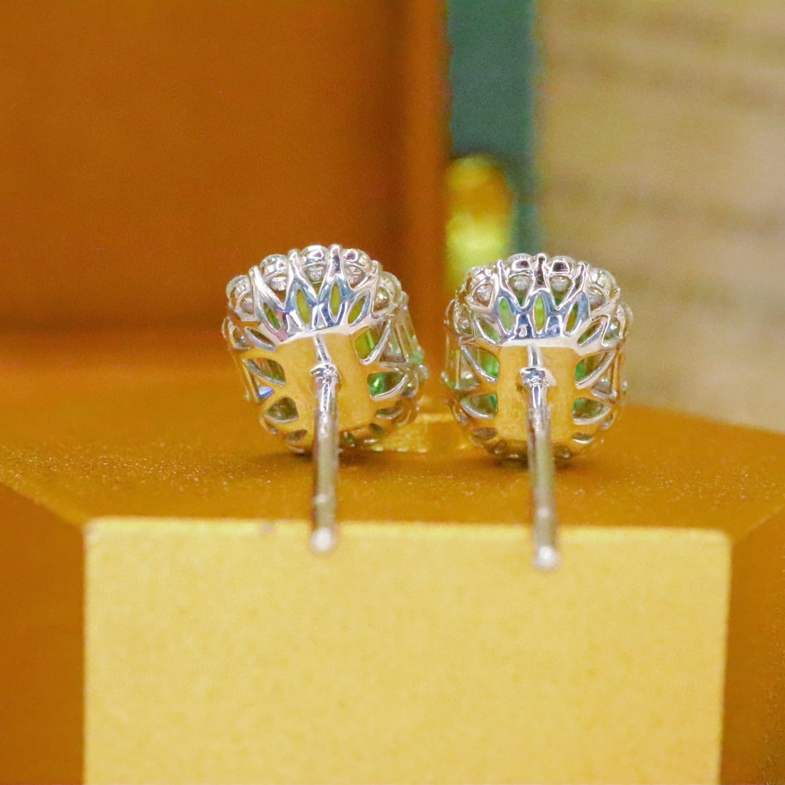 14k Gold 1.85 Ctw Natural Tsavorite & Diamond Earrings - 4