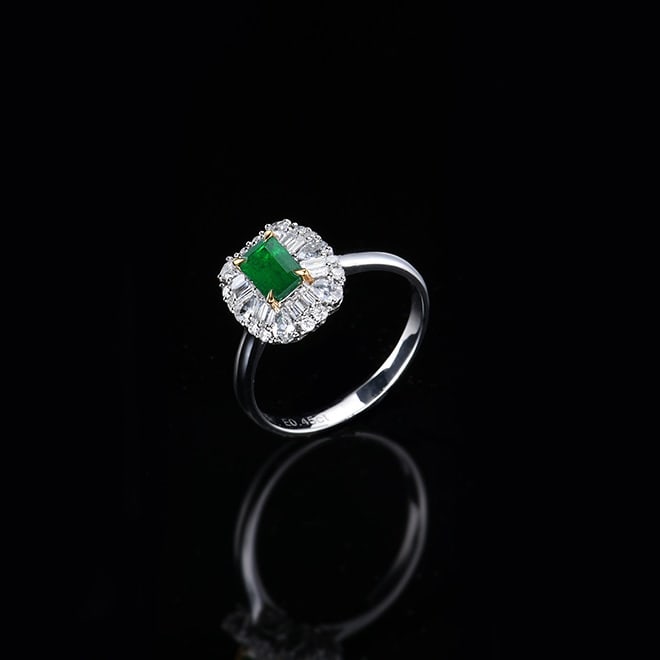 14k Gold 0.71 Ctw Vivid Green Natural Emerald & Diamond Ring - 2