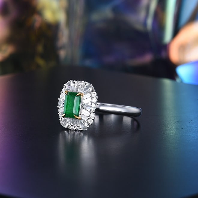 14k Gold 0.71 Ctw Vivid Green Natural Emerald & Diamond Ring - 3