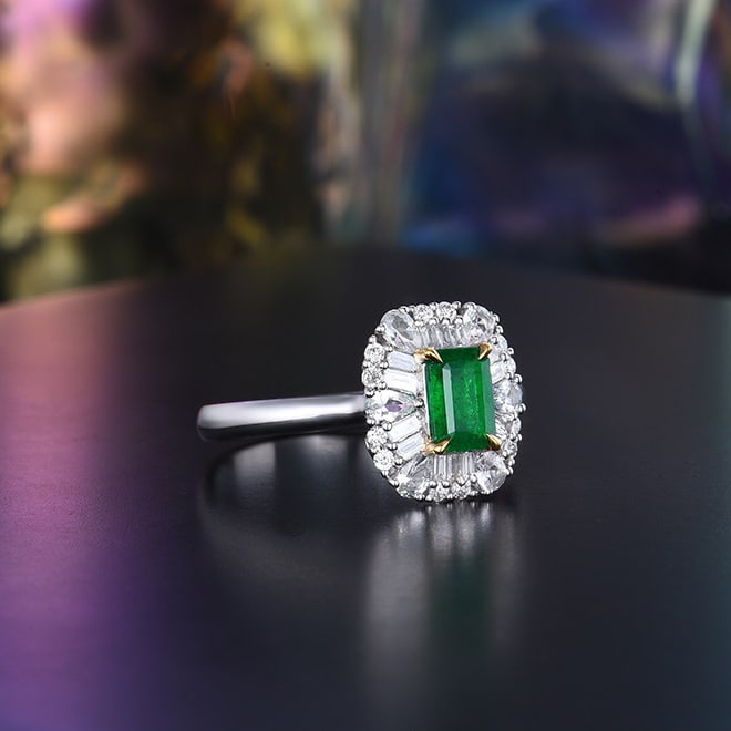 14k Gold 0.71 Ctw Vivid Green Natural Emerald & Diamond Ring - 4