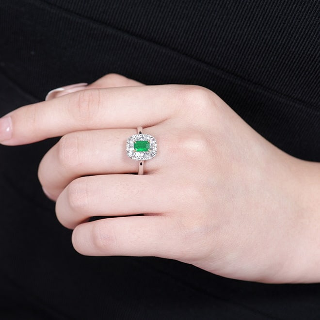 14k Gold 0.71 Ctw Vivid Green Natural Emerald & Diamond Ring - 6
