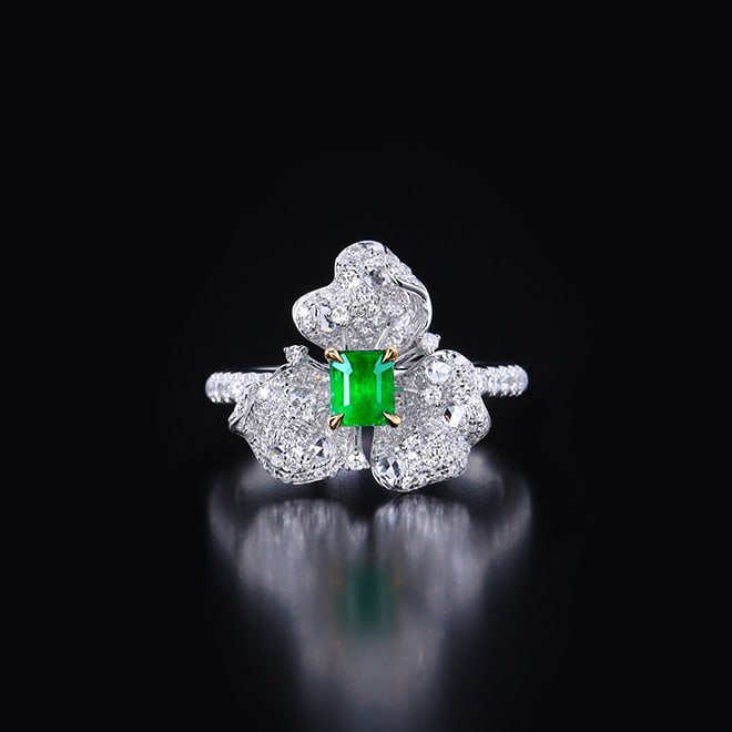 14k Gold 1.26 Ctw Vivid Green Natural Emerald & Diamond Ring: Ref:230978324 // gold content:14k gold // ring size:7. 25us // // main gemstone:emerald // shape:octagonal // carat weight:0. 56ct // color:vivid green // treatment:natural // // adjacent gemstone 2 :