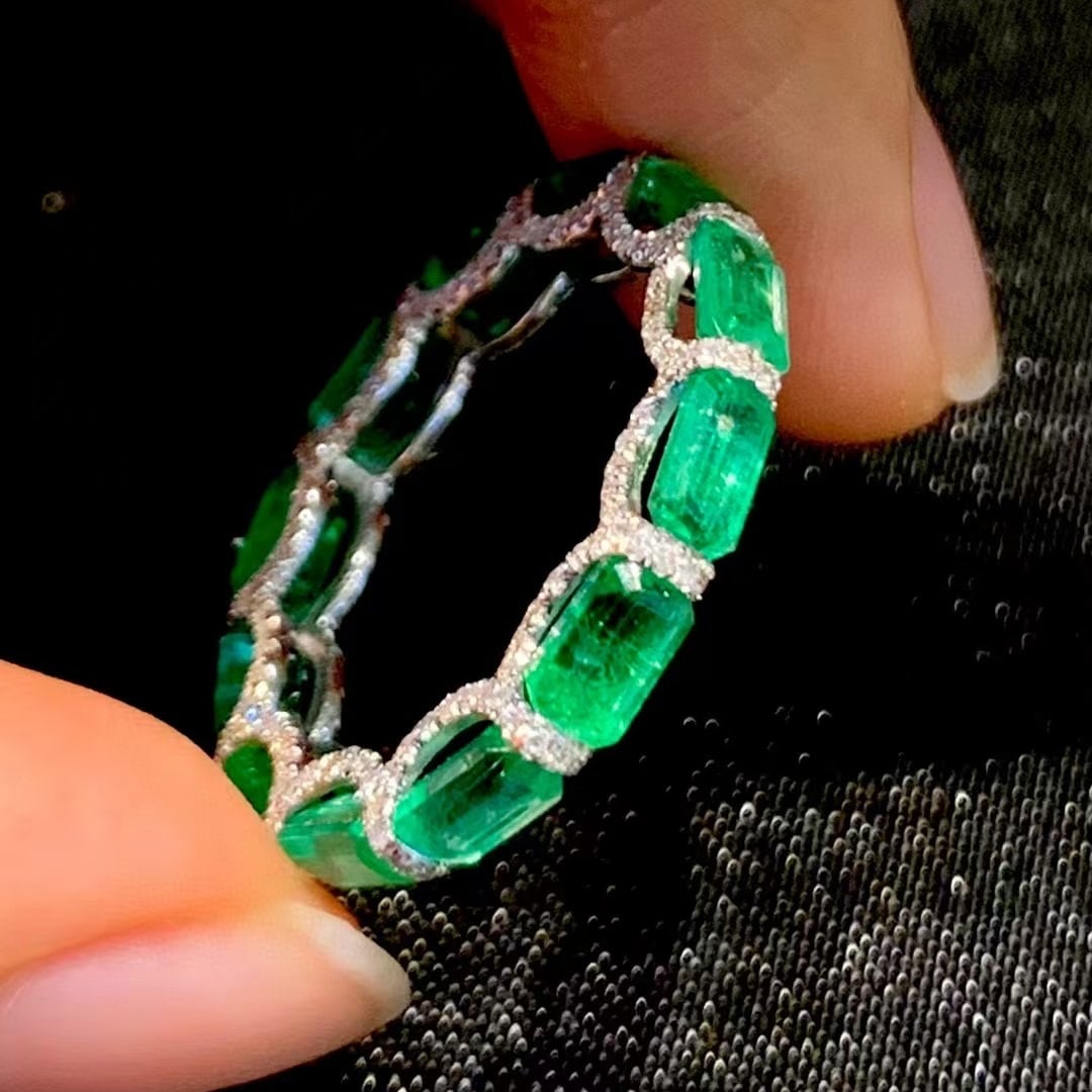 14k Gold 3.6 Ct Natural Emerald & Diamond Ring - 5