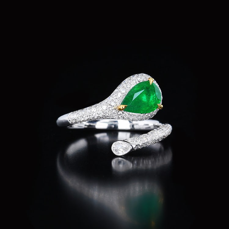 14k Gold 1.06 Ctw Vivid Green Natural Emerald & Diamond Ring - 2