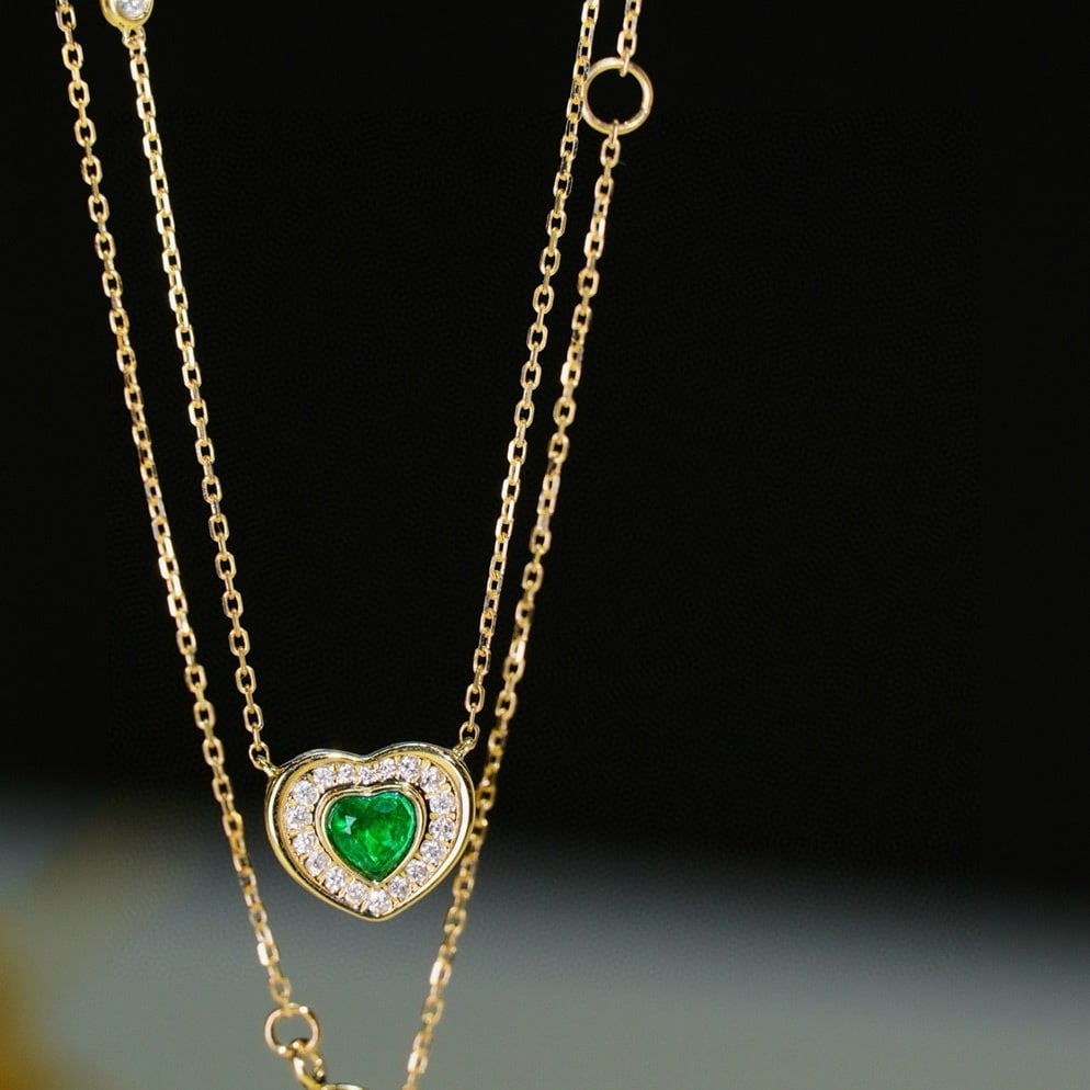 14k Gold 0.25 Ctw Vivid Green Natural Emerald & Diamond Necklace - 4