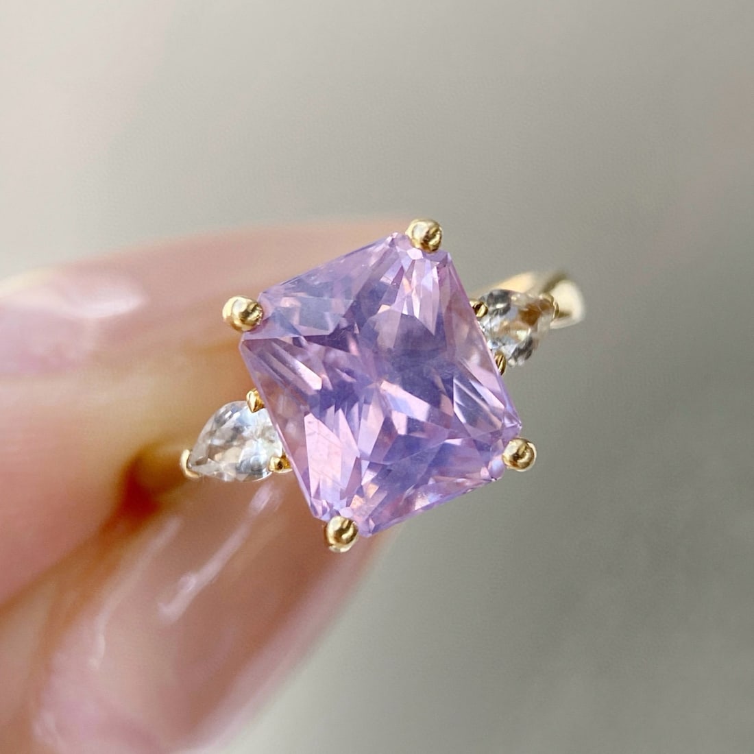 14k Gold 3.36 Ctw Natural Sapphire & Diamond Ring: Ref:230978430 // gold content:14k gold // ring size:7. 25us // // main gemstone:sapphire // shape:octagonal // carat weight:3. 14ct // color:pink // treatment:natural // // adjacent gemstone 2 :