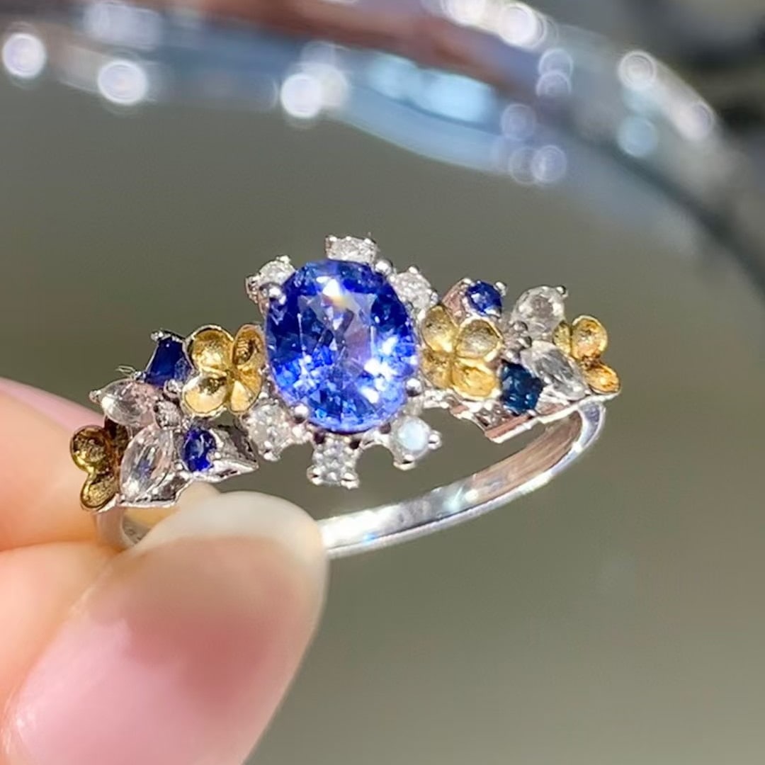 14k Gold 0.88 Ct Natural Sapphire & Diamond Ring: Ref:230978411 // gold content:14k gold // ring size:7. 25us // // main gemstone:sapphire // shape:oval // carat weight:0. 88ct // color:cornflower blue // treatment:natural // // adjacent gemstone 2 :