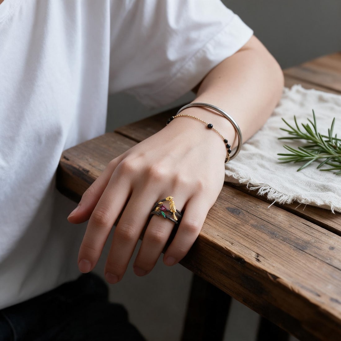 925 Sterling Silver Natural Rhodolite Garnet & Nano Emerald & Bird Ring: Ref:260821117 // gold content:925 sterling silver // ring size:7us // // main gemstone:rhodolite garnet // shape:pear // carat weight: // color:red // treatment:natural // // adjacent gemstone 2 : nan
