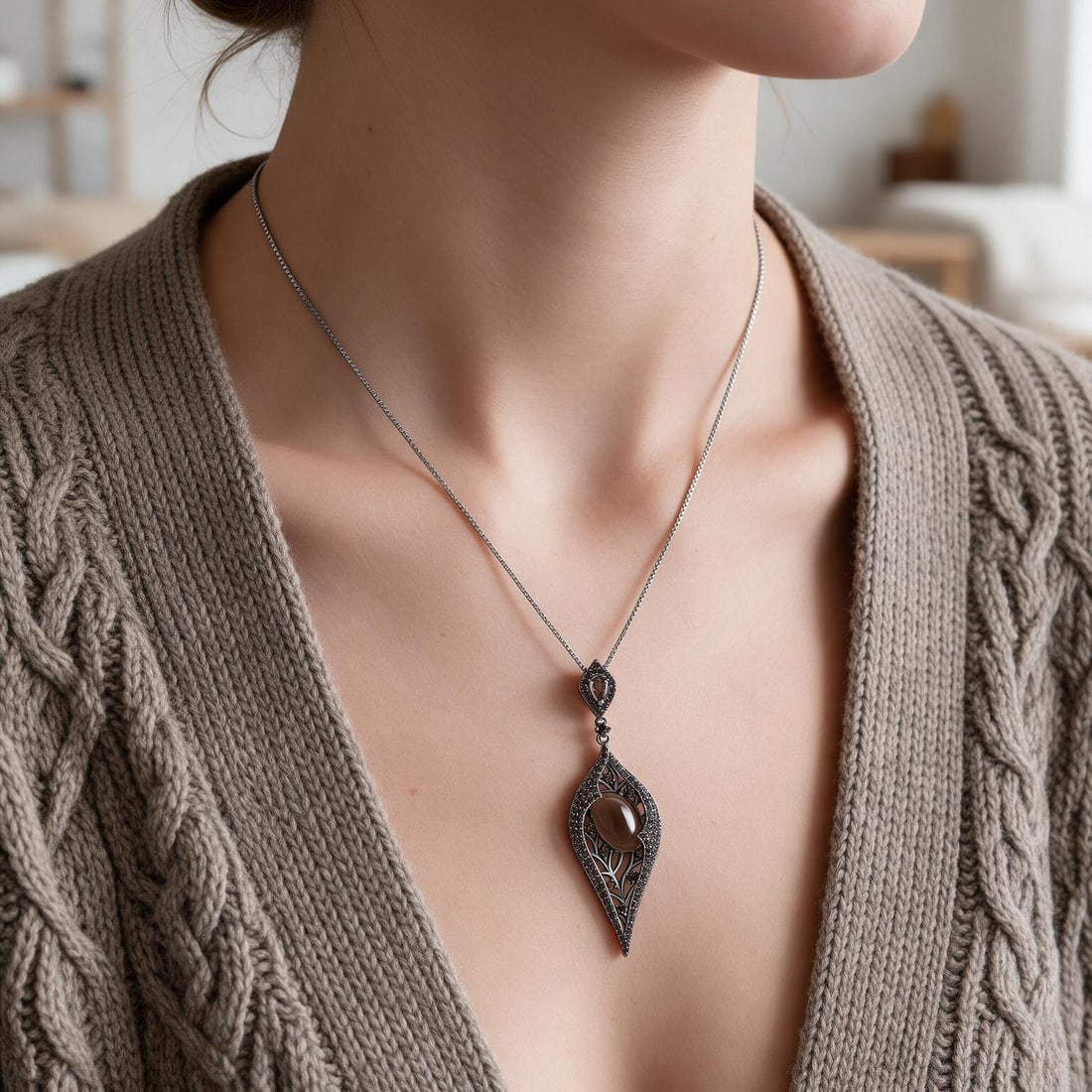 925 Sterling Silver Natural Smoky?Quartz & Smoky Cubic Zirconia Necklace: Ref:260821215 // gold content:925 sterling silver // main gemstone:smoky? Quartz // shape:oval // carat weight: // color:brown // treatment:natural // // adjacent gemstone 2 : smoky cubic zirconia // 