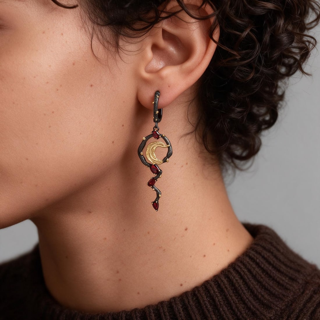 925 Sterling Silver Natural Garnet & Cubic Zirconia Earrings: Ref:260821251 // gold content:925 sterling silver // main gemstone:garnet // shape:multiple // carat weight: // color:red // treatment:natural // // adjacent gemstone 2 : cubic zirconia //