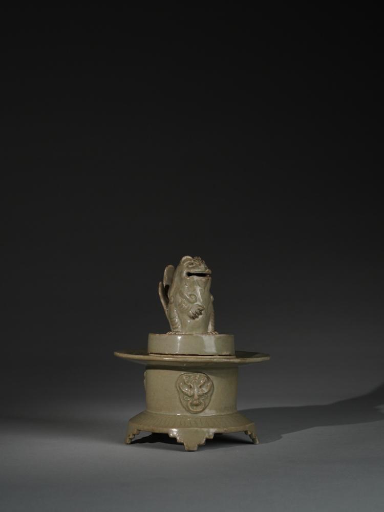 A CELADON LION FORM INCENSE BURNER AND COVER (1 of 4)