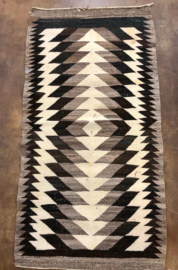 Vintage Natural Navajo Textile: Available here for your consideration is a vintage natural Navajo textile from hand spun wool. This great rug features eye dazzler diamond like patterns using pleasing colors (white, gray, and black).