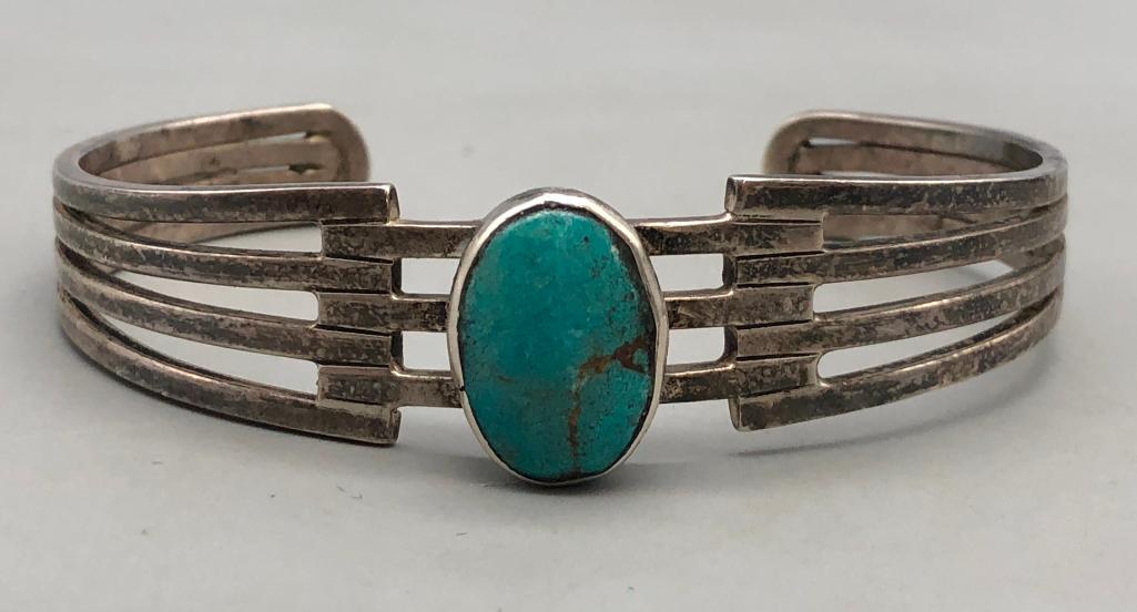 Vintage Turquoise And Sterling Silver Bracelet (1 of 8)