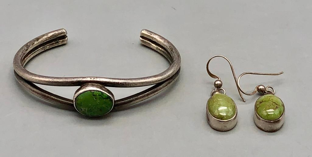 Vintage Turquoise Bracelet With Pair of Earrings (1 of 10)