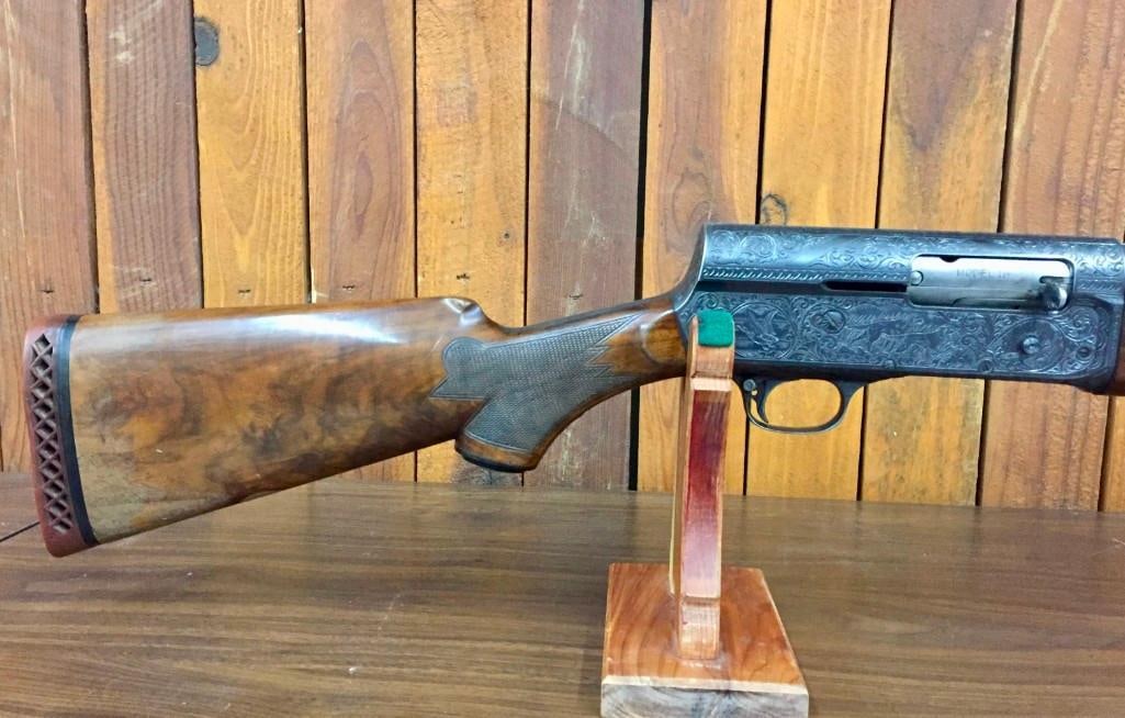 FINE Engraved Remington Shotgun - Model 11 in 12 GA: For your consideration, we offer this nicely engraved Remington, Model 11, 12 gauge semi-auto shotgun in very good condition. This shotgun has a hunting scene, dog, quail and pheasant incorporated int