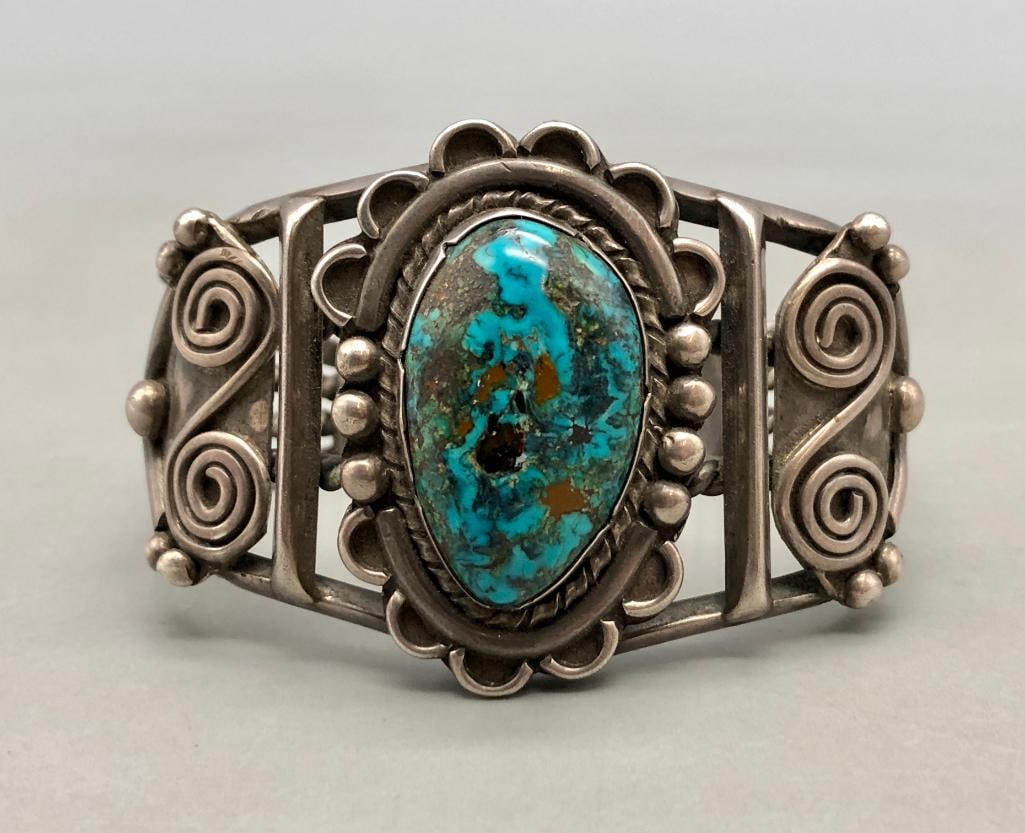 Vintage Handmade Bracelet With Nice Turquoise Stone (1 of 9)