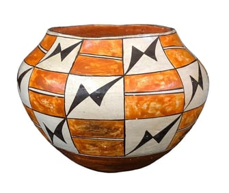 Early to Mid 1900s Acoma Pottery Jar