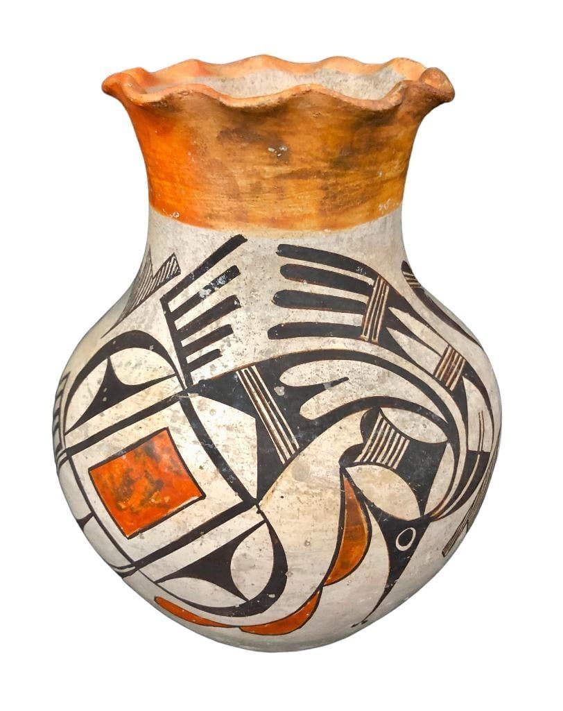 Early to Mid 1900s Acoma Vase (1 of 10)