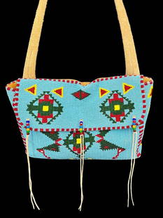 Vintage Nicely Beaded Plains Purse: Offered here for your consideration is a vintage nicely beaded Plains purse. This bag really shines! Covered in delicate geometric designs on a base of beautiful turquoise beads, this bag will be