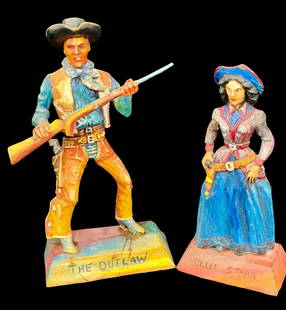 Two Dee Flagg Wood Carvings: Offered here for your consideration are two Dee Flagg wood carvings. "Dee" Flagg was a woodcarving artist, who carved only with hand tools (never using power) and that was a source of the