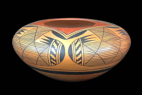 Elva Nampeyo Hopi Pot: Presented here for your consideration is an Elva Nampeyo Hopi pot. Elva became an expert at decorating and painting pottery, and specialized in black and red on yellow bowls and jars, with