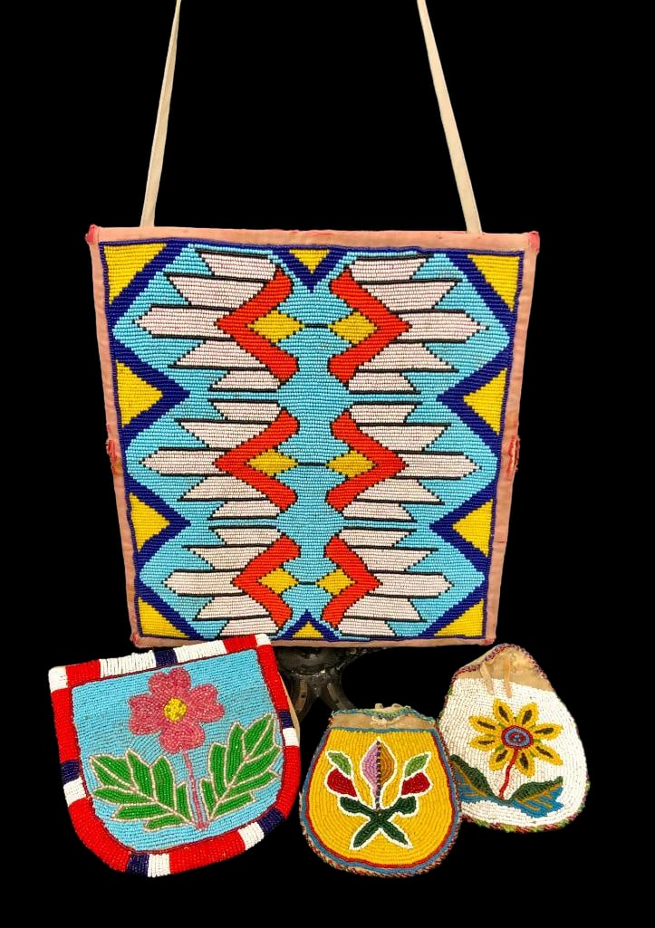 Group Of Four Vintage Plateau Beaded Bags (1 of 11)