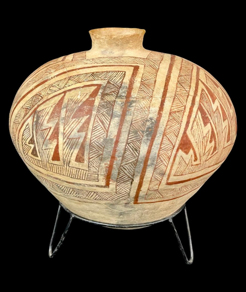 Large And Rare Tularosa Pottery Jar (1 of 15)