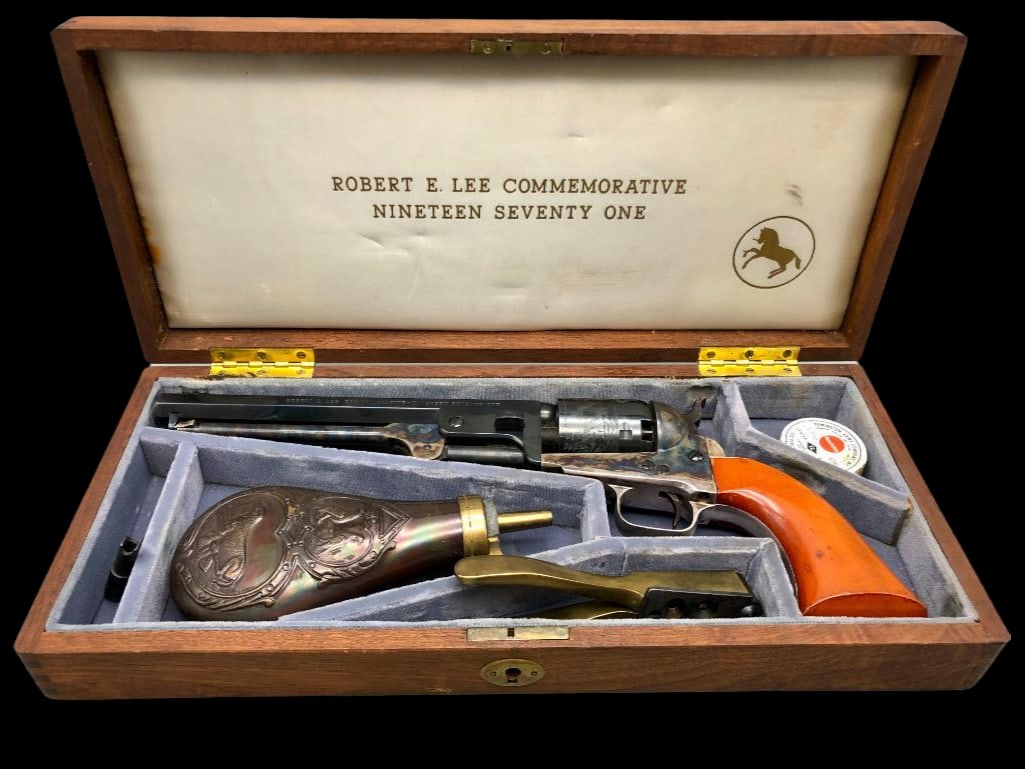 Robert Lee Commemorative Boxed Navy Revolver: Offered here for your consideration is a Robert Lee Commemorative boxed Navy revolver. This revolver is chambered in .36 black powder. It comes in a wooden presentation case with a bullet mold, nipple