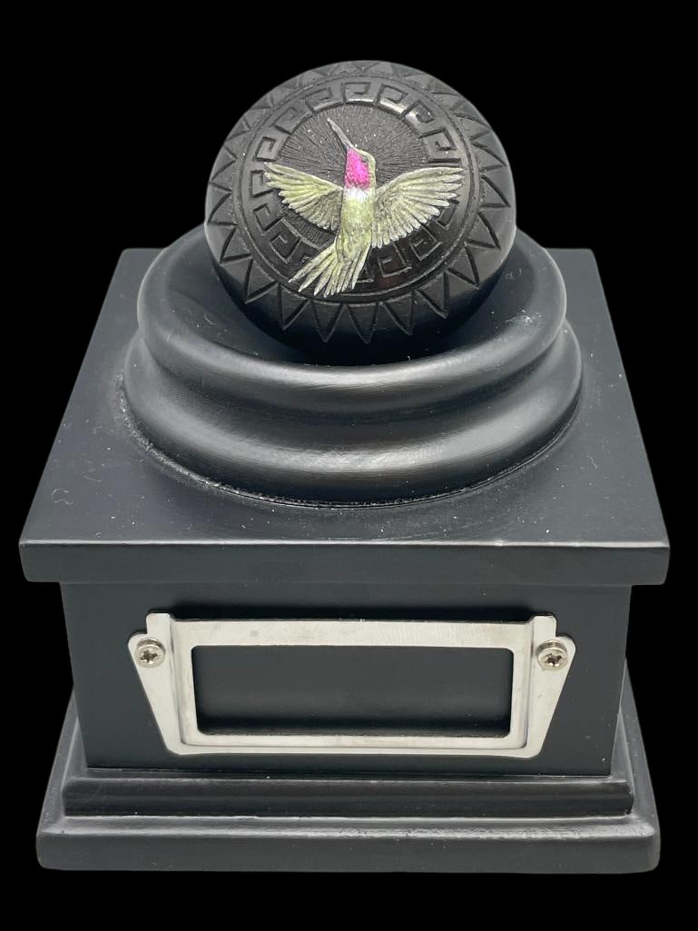 Wallace Nez Miniature Hummingbird Pot With Stand (1 of 11)