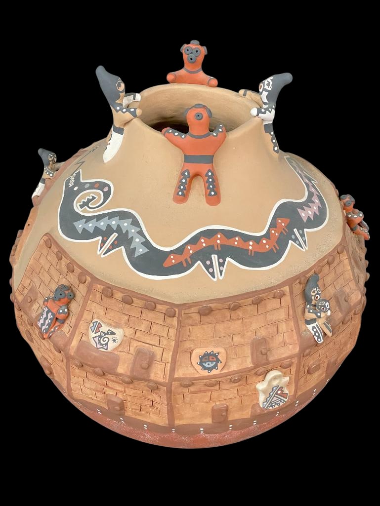 Large Unique Storyteller Pot By Felicia Fragua (1 of 19)