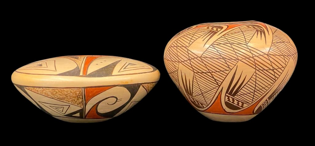 Two Hopi Seed Pots By Nampeyo And Sekyayaosie (1 of 14)