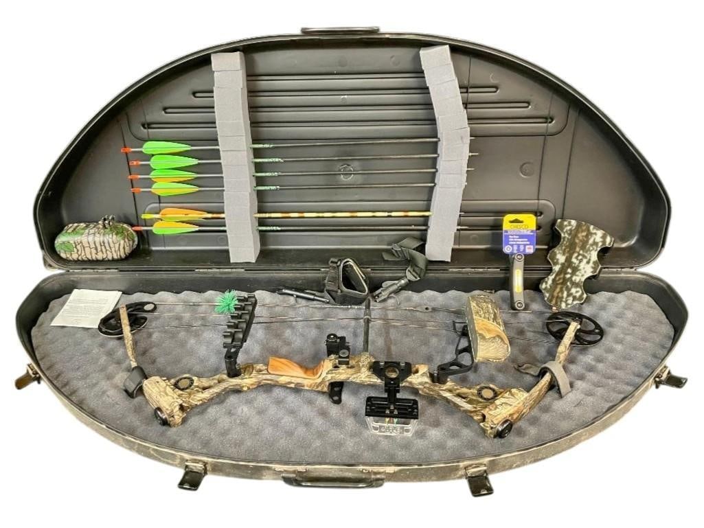 Matthews Solo Cam Compound Bow (Like New In Box ) With Arrows: Offered here for your consideration is a Matthews Solo Cam compound bow with arrows. It is like new with original case and accessories. MAKER: Matthews. APPROX AGE: Fairly Modern. SIZE: Standard for