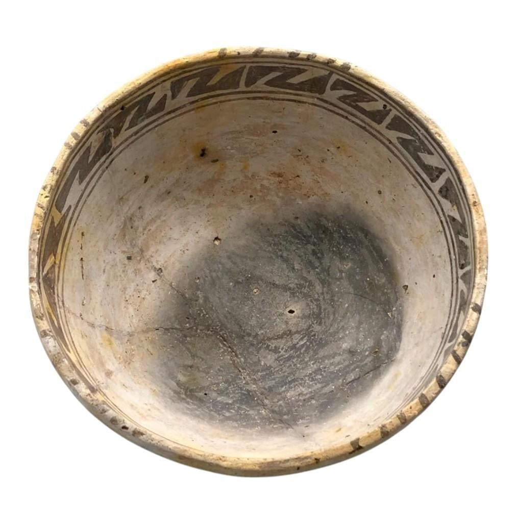 Mesa Verde Black On White Pottery Bowl (1 of 16)