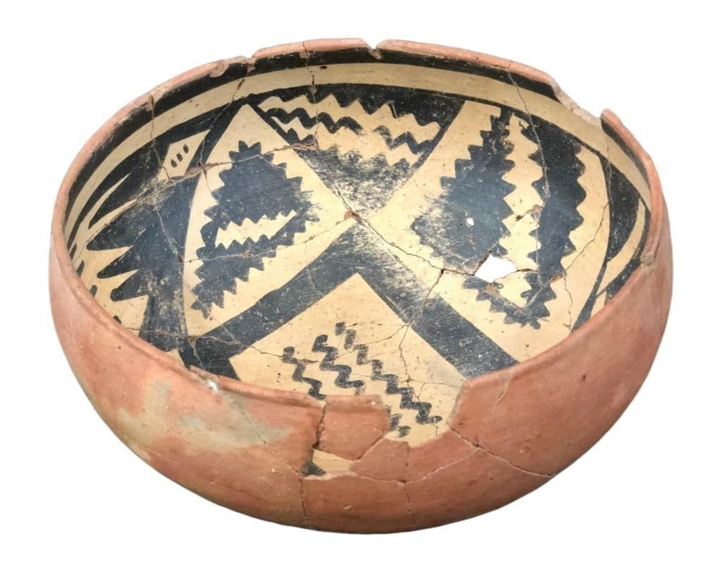 Large Gila Polychrome Pottery Bowl (1 of 16)